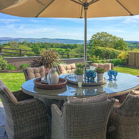 Maes Y Bryn Farmhouse Llanwrda Exterior photo